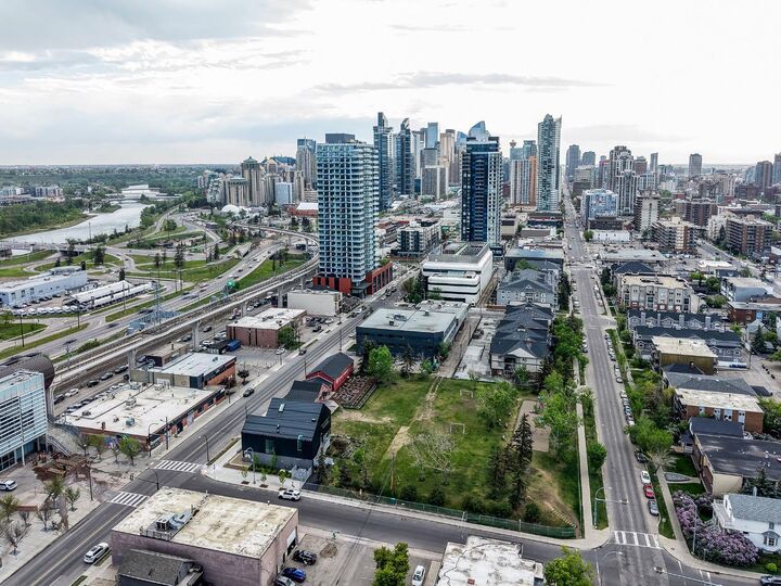 Property Photo:  1719 11 Avenue SW 203  AB T3C 0N5 