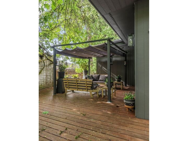 Property Photo:  2610 Highland Oaks Dr  OR 97405 