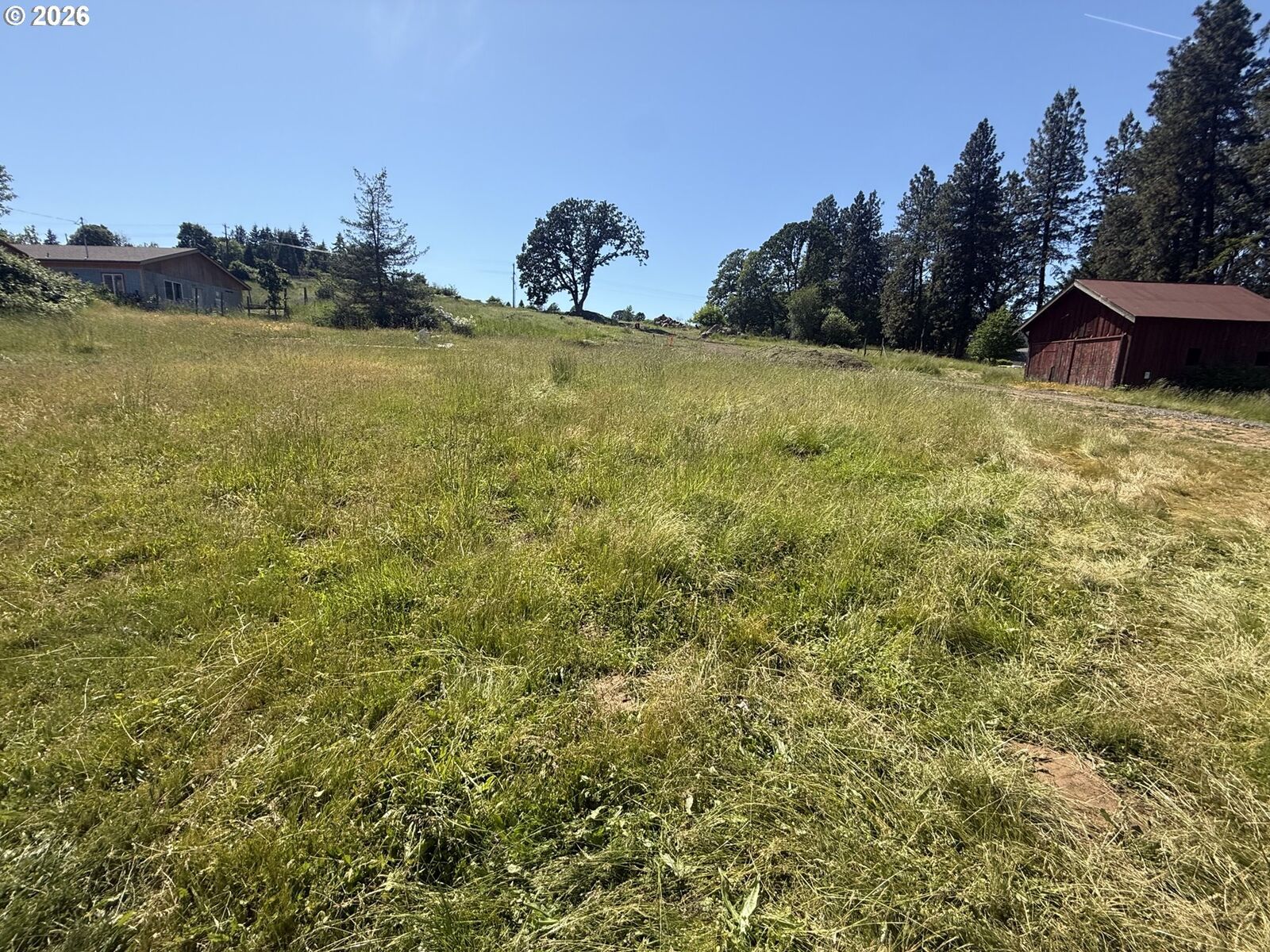 Property Photo: 1150 N Main Ave WA 98672