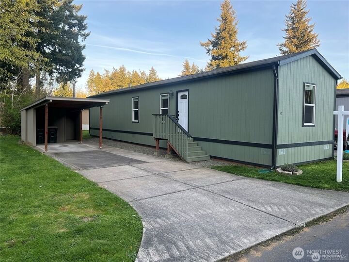 Property Photo:  17114  153rd Avenue SE 10  WA 98597 