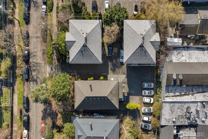 Property Photo: 913 917 13th Avenue WA 98122