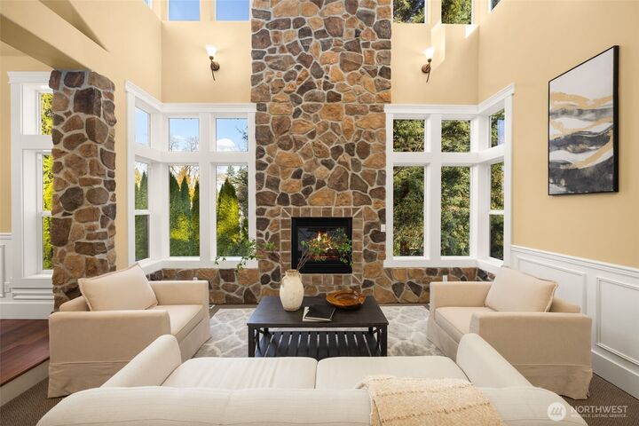 Property Photo: 18638 92nd Avenue NE WA 98011