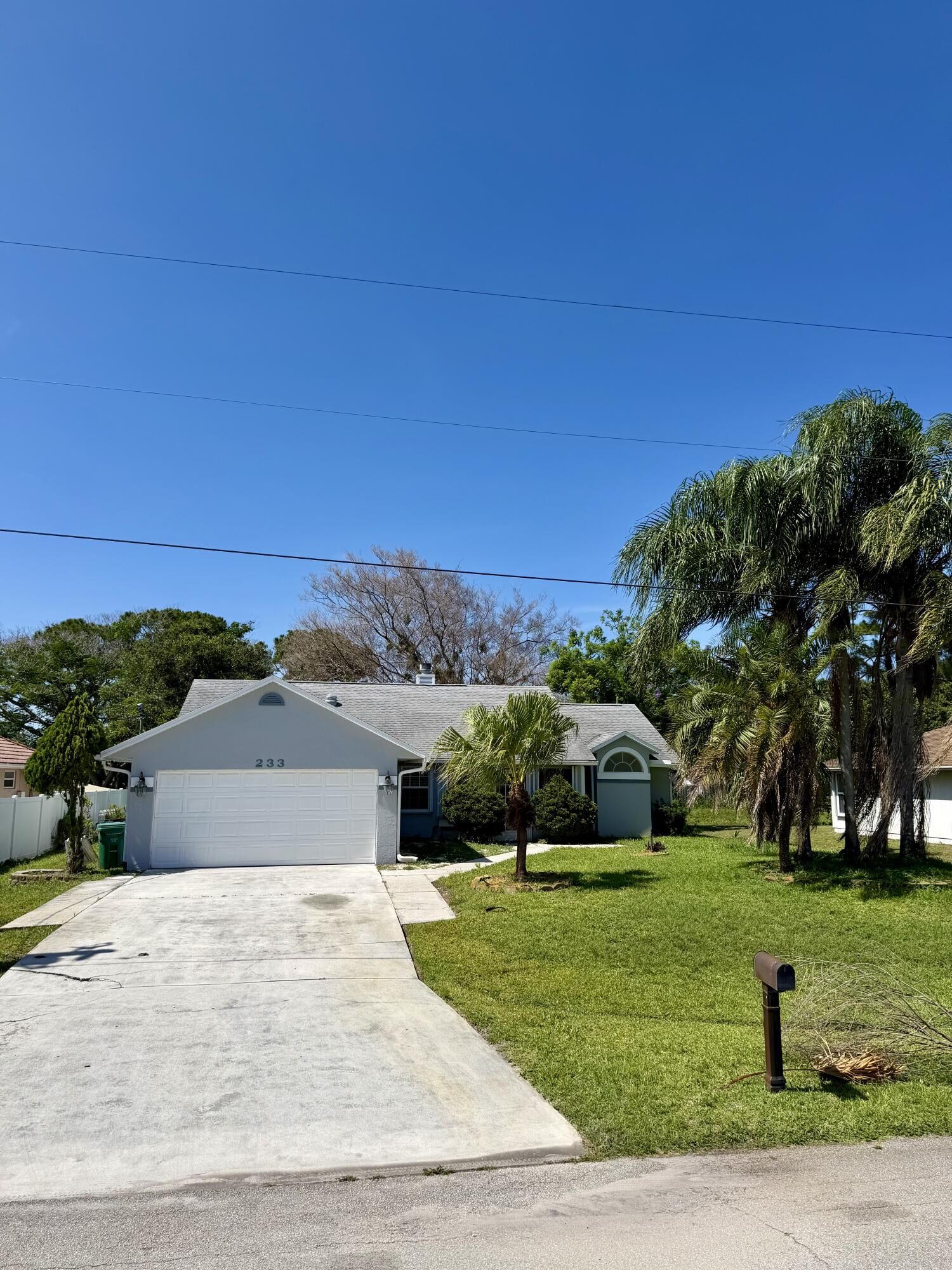 Property Photo:  233 SW Chapman Avenue  FL 34984 