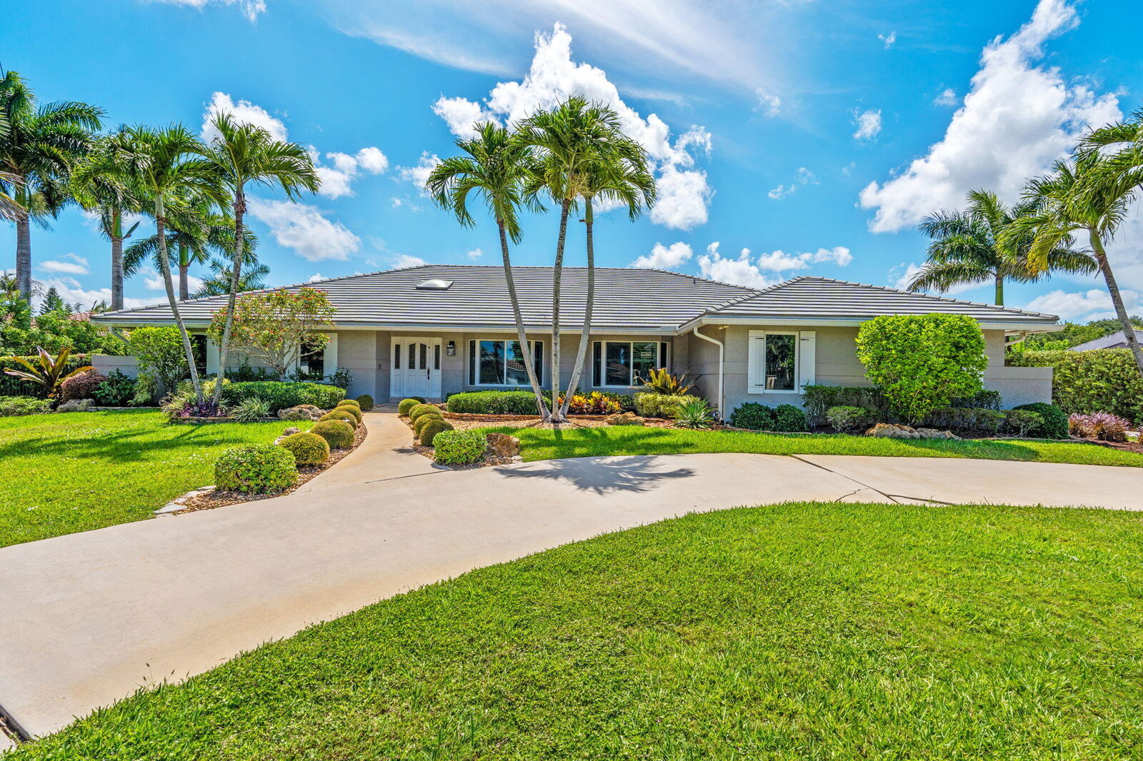 Property Photo: 6207 NW 72nd Way FL 33067