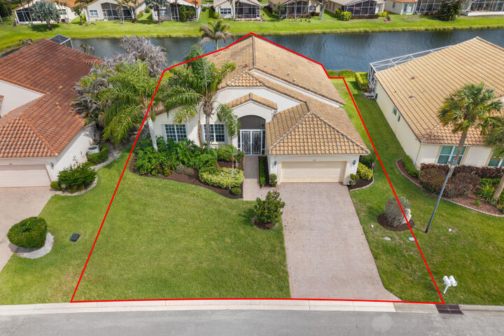 Property Photo:  524 NW Blue Lake Drive  FL 34986 