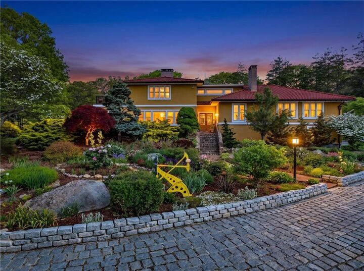 Property Photo:  325 Post Road  RI 02891 