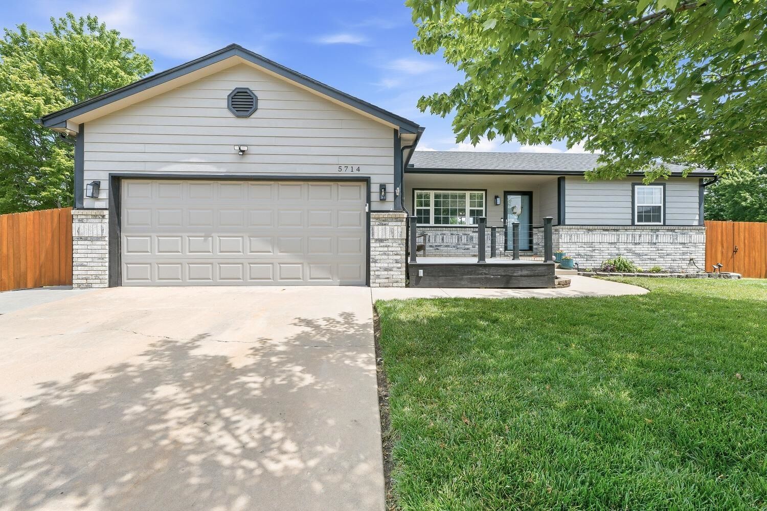 Property Photo:  5714 W 41st Cir S  KS 67215 
