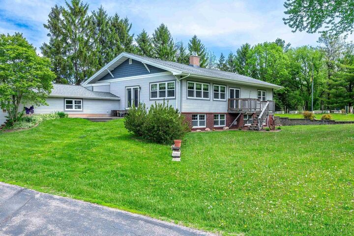 Property Photo:  5086 Valley Heights Road  WI 54904 