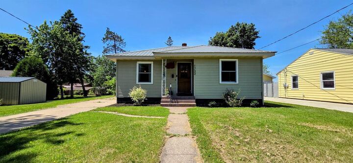 Property Photo:  1733 Stoughton Avenue  WI 54660 