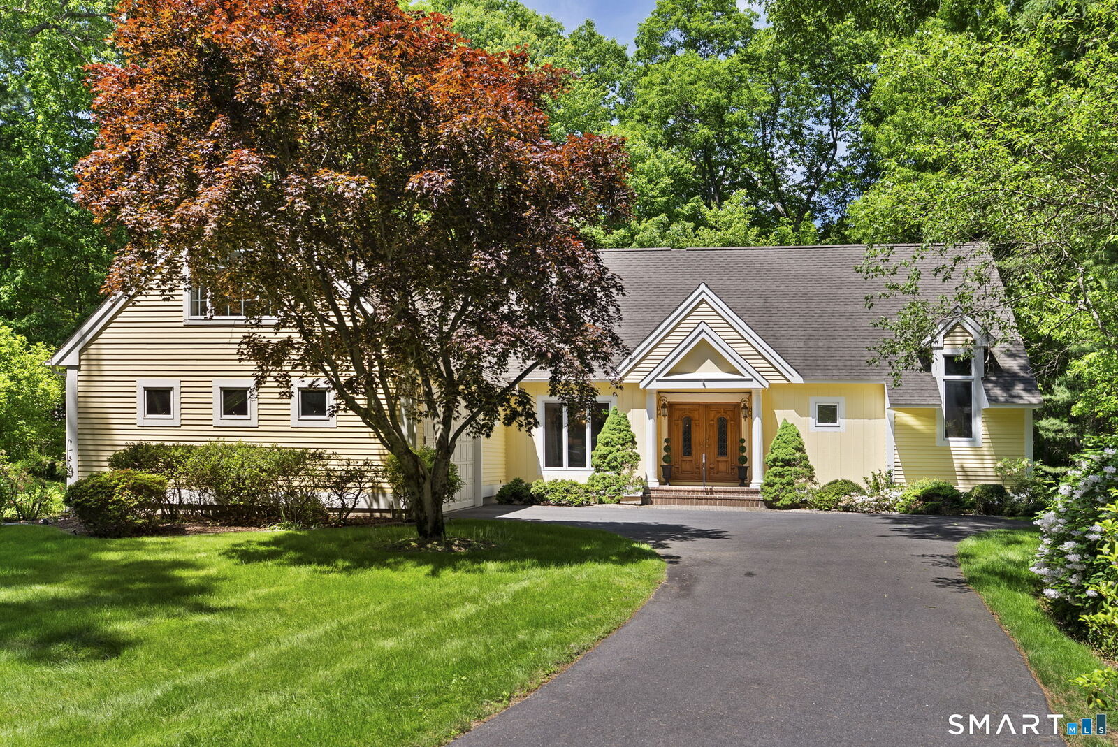 Property Photo:  3 Norfolk Gardens  CT 06032 