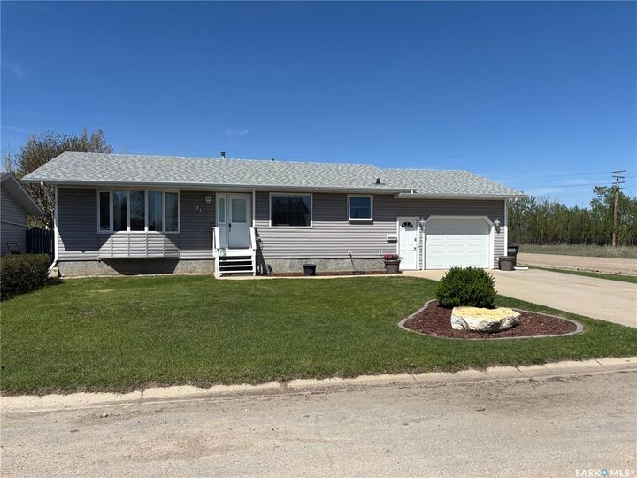 Property Photo: 91 2nd Avenue SK S0K 2A0