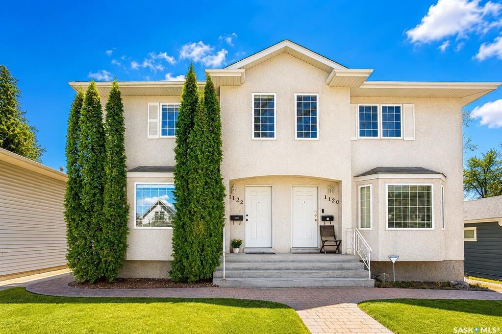 Property Photo:  1122 12th Street E  SK S7H 0E2 