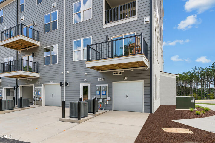 Property Photo:  10520 Bailey Branch Drive Unit 101  NC 27614 