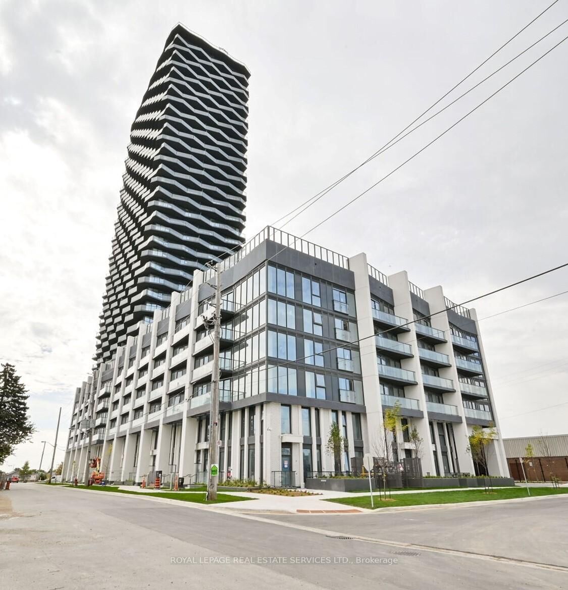 Property Photo: 36 Zorra Street #523 ON M8Z 4Z7
