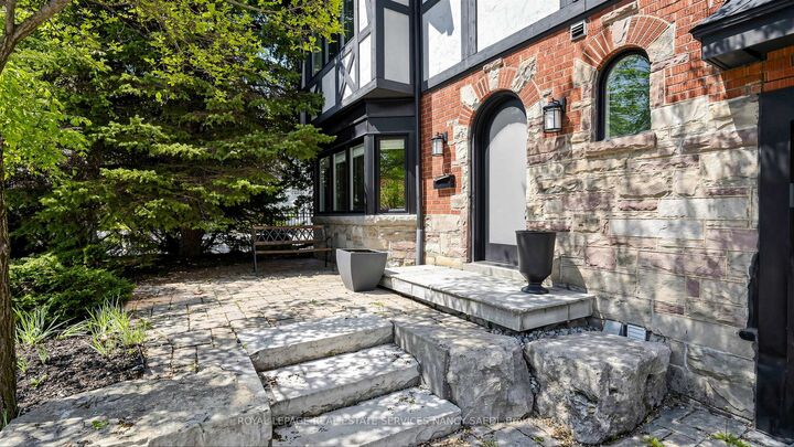 Property Photo: 3 Oakwood Place ON L8S 4C9
