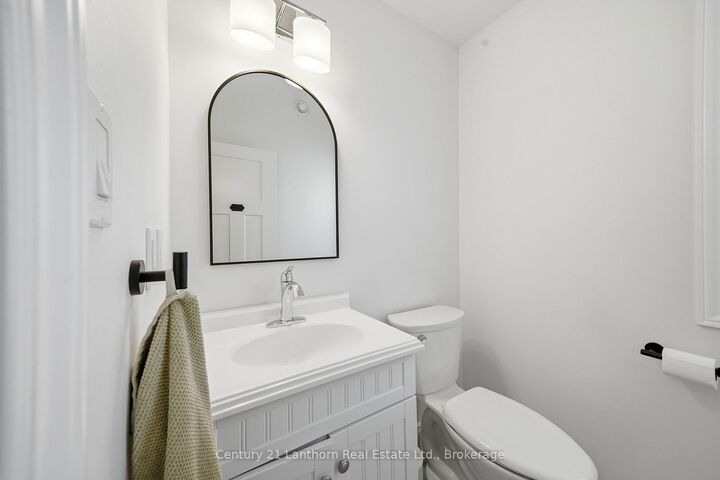 Property Photo:  63 Scenic Drive  ON K8N 0C6 