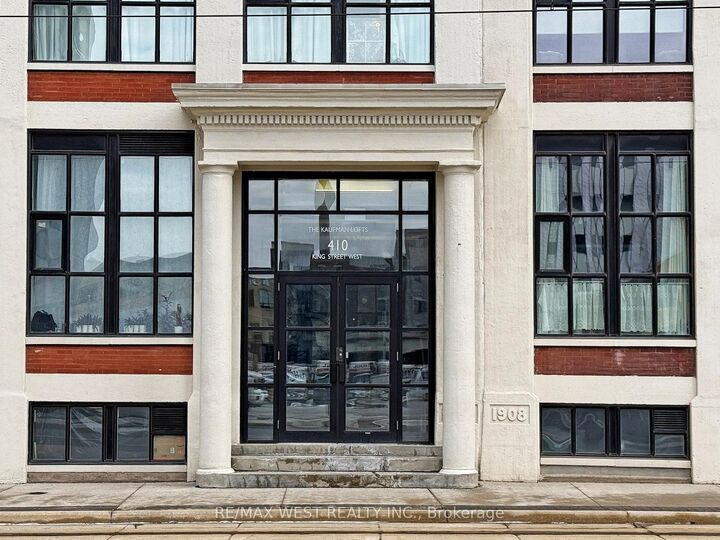 Property Photo:  410 King Street W 207  ON N2G 1C3 