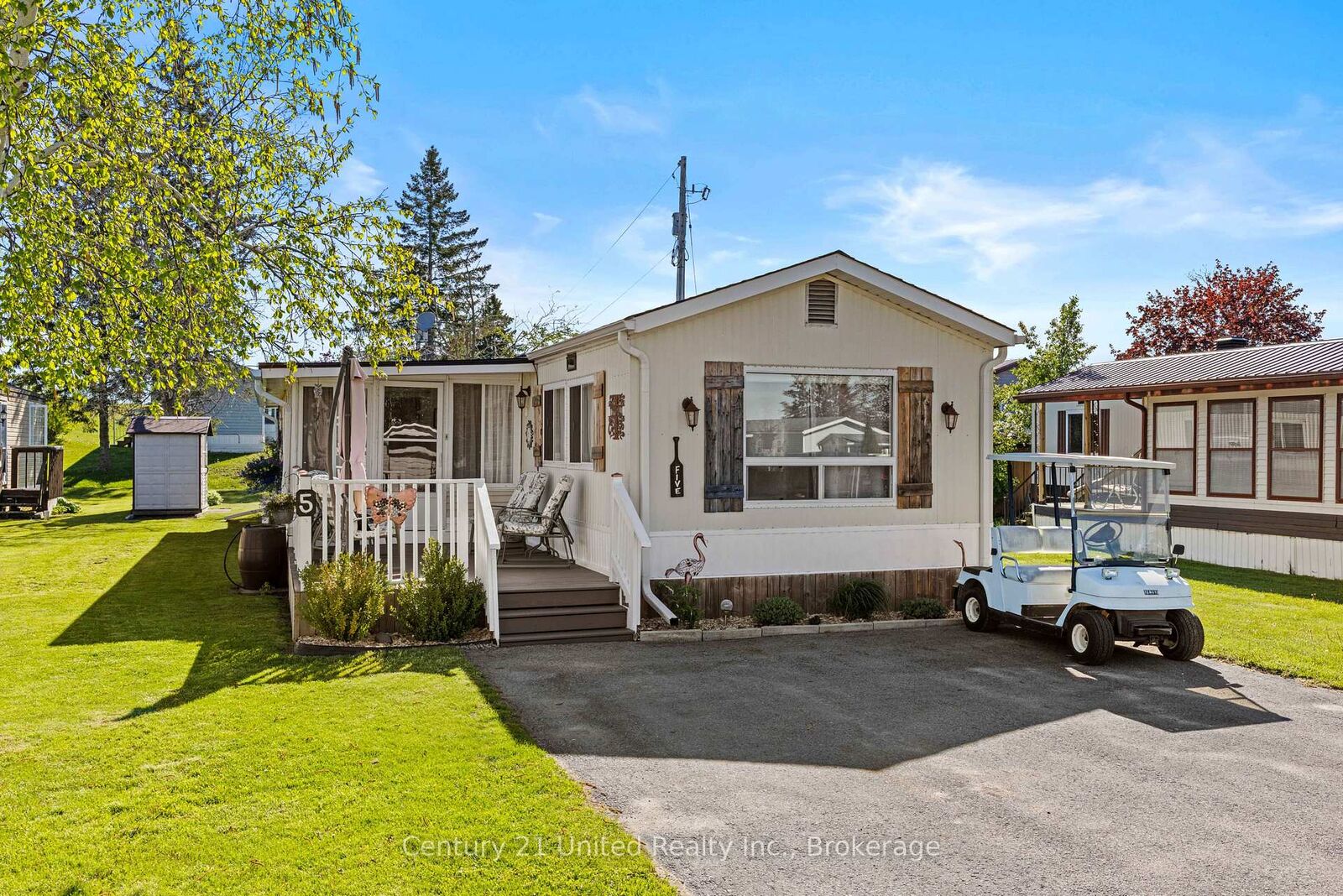 Property Photo: 5 Hillcrest Drive ON K0L 2G0