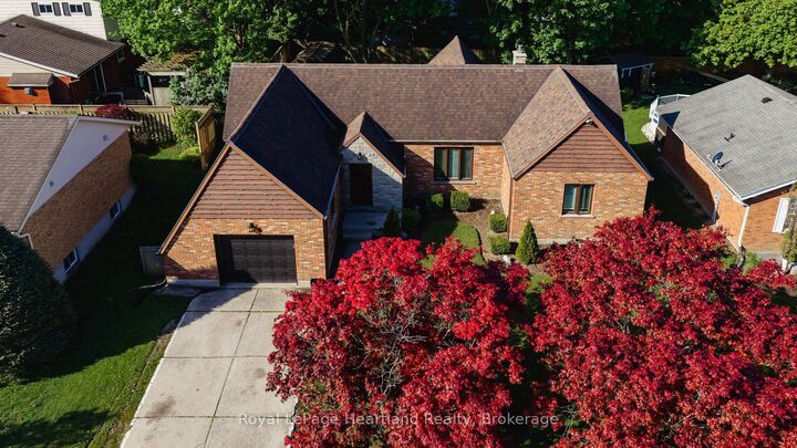 6 Alexander Street — photo 1