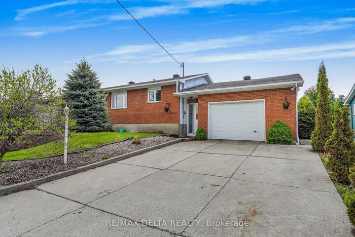Property Photo: 2022 Patricia Street ON K4K 1C1