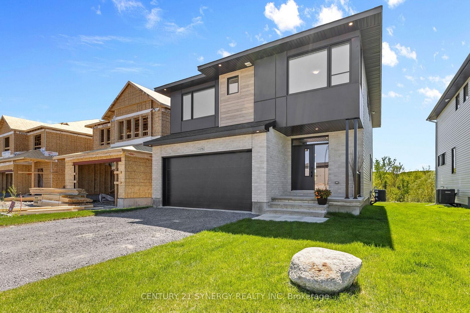 Property Photo: 1175 Bronze Avenue ON K4K 0M9