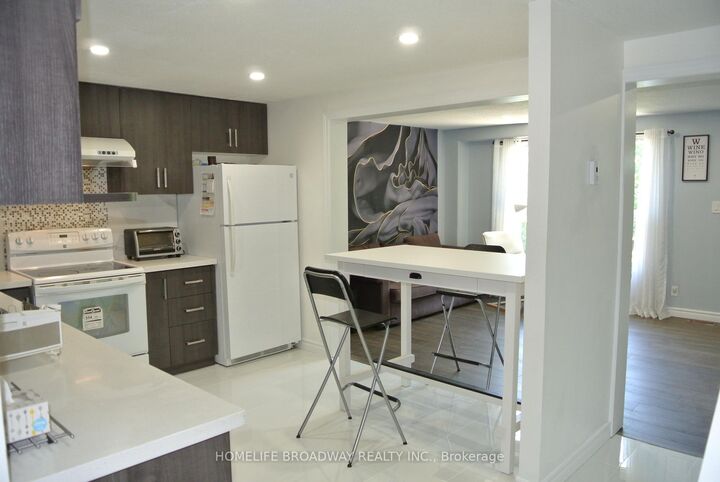 Property Photo: 850 Huntingwood Drive 54 ON M1T 2L9