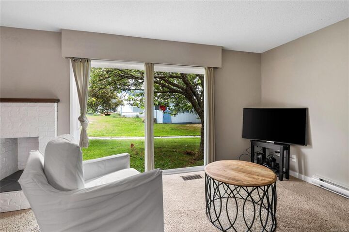 Property Photo: 3987 Gordon Head Rd #4 BC V8N 3X5