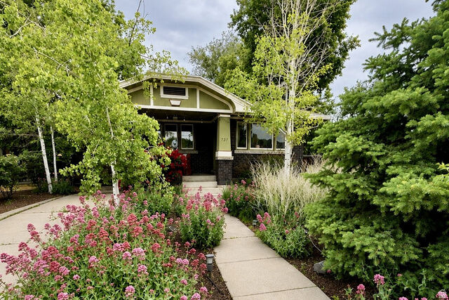 Property Photo: 727 E Stratford Ave S UT 84106