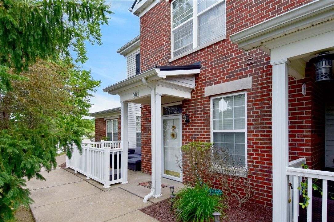 Property Photo:  108 Sonie Dr  PA 15143 