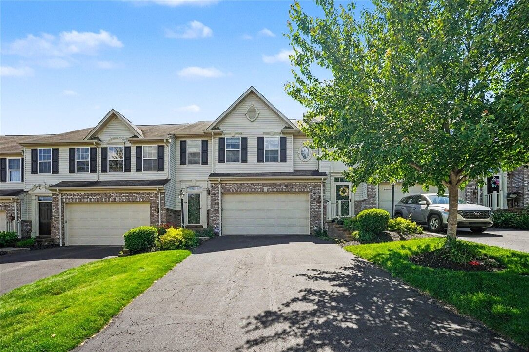 Property Photo: 291 Maple Ridge Dr PA 15317