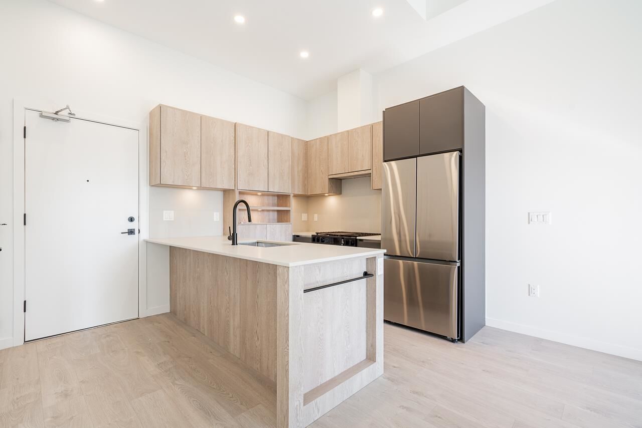 Property Photo:  19577 65B Avenue 304  BC V4N 6B5 