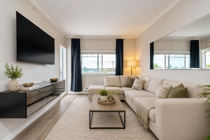 Property Photo:  22363 Selkirk Avenue 401  BC V2X 2X6 