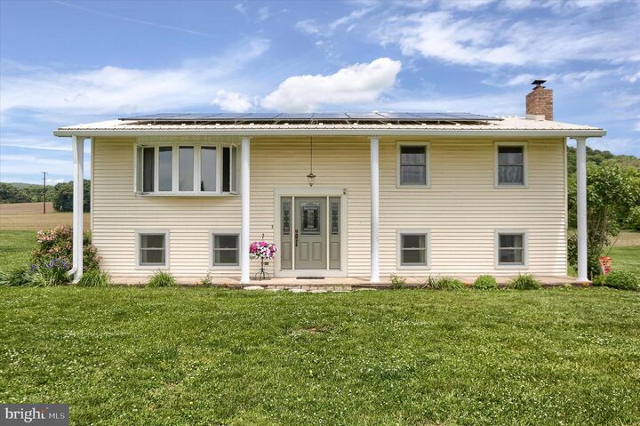 Property Photo:  95 Pawnee Lane  PA 17032 