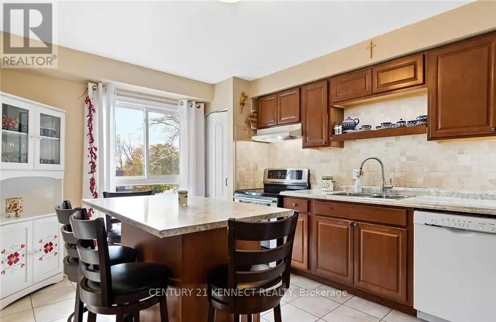Property Photo:  55 Dovercliffe Road 54  ON N1G 3A5 