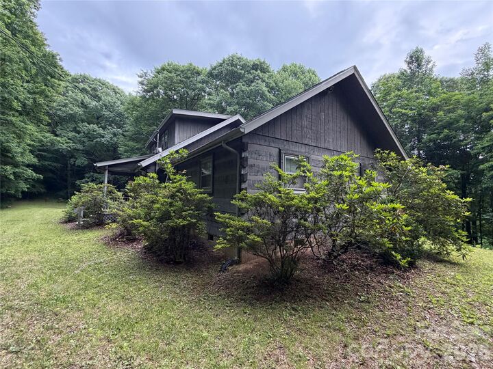 Property Photo:  377 Woodstream Road  NC 28786 