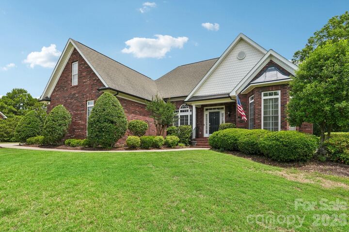 Property Photo: 8576 Cabot Court NC 28075