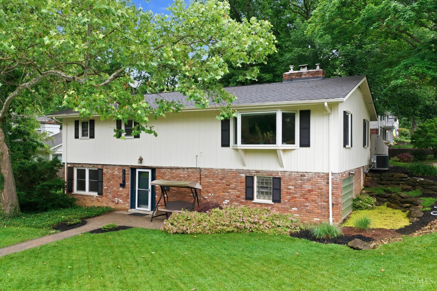 Property Photo:  1204 Forest Court  OH 45215 