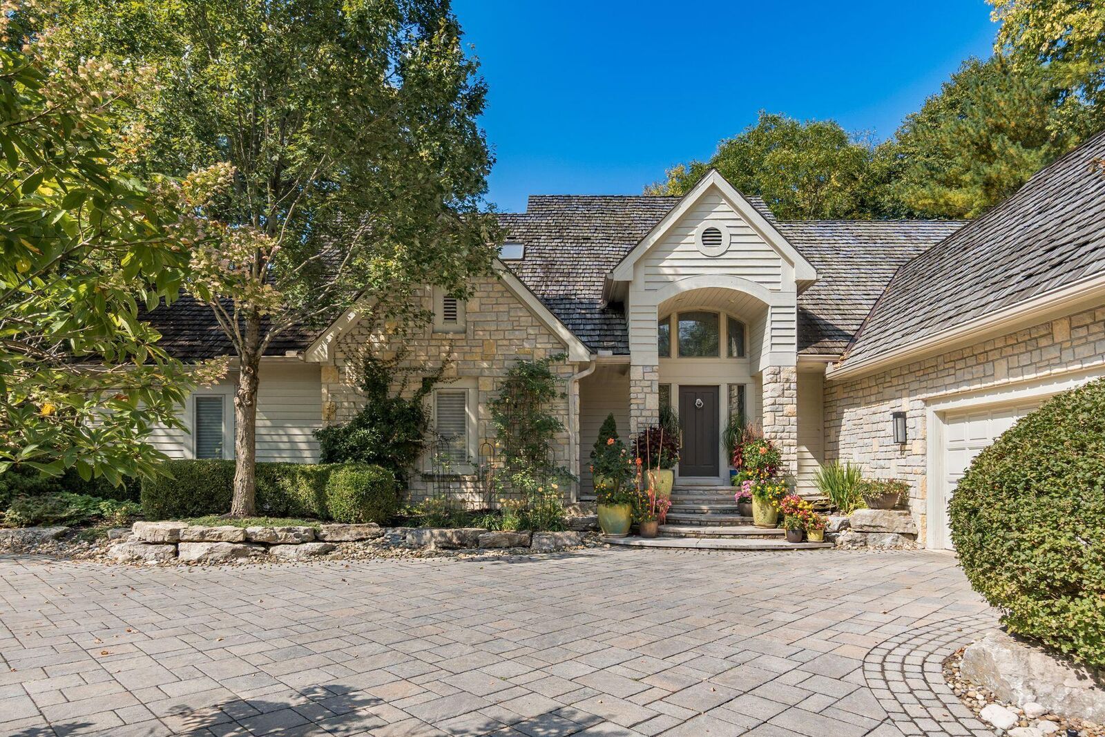 Property Photo:  6477 Quarry Lane  OH 43017 