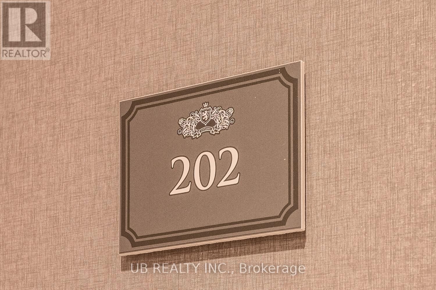 Property Photo:  1451 Wellington Street West 202  ON K1Y 2X3 