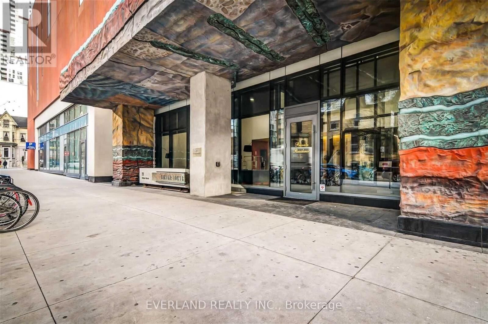Property Photo:  21 Widmer Street 4001  ON M5V 0B8 