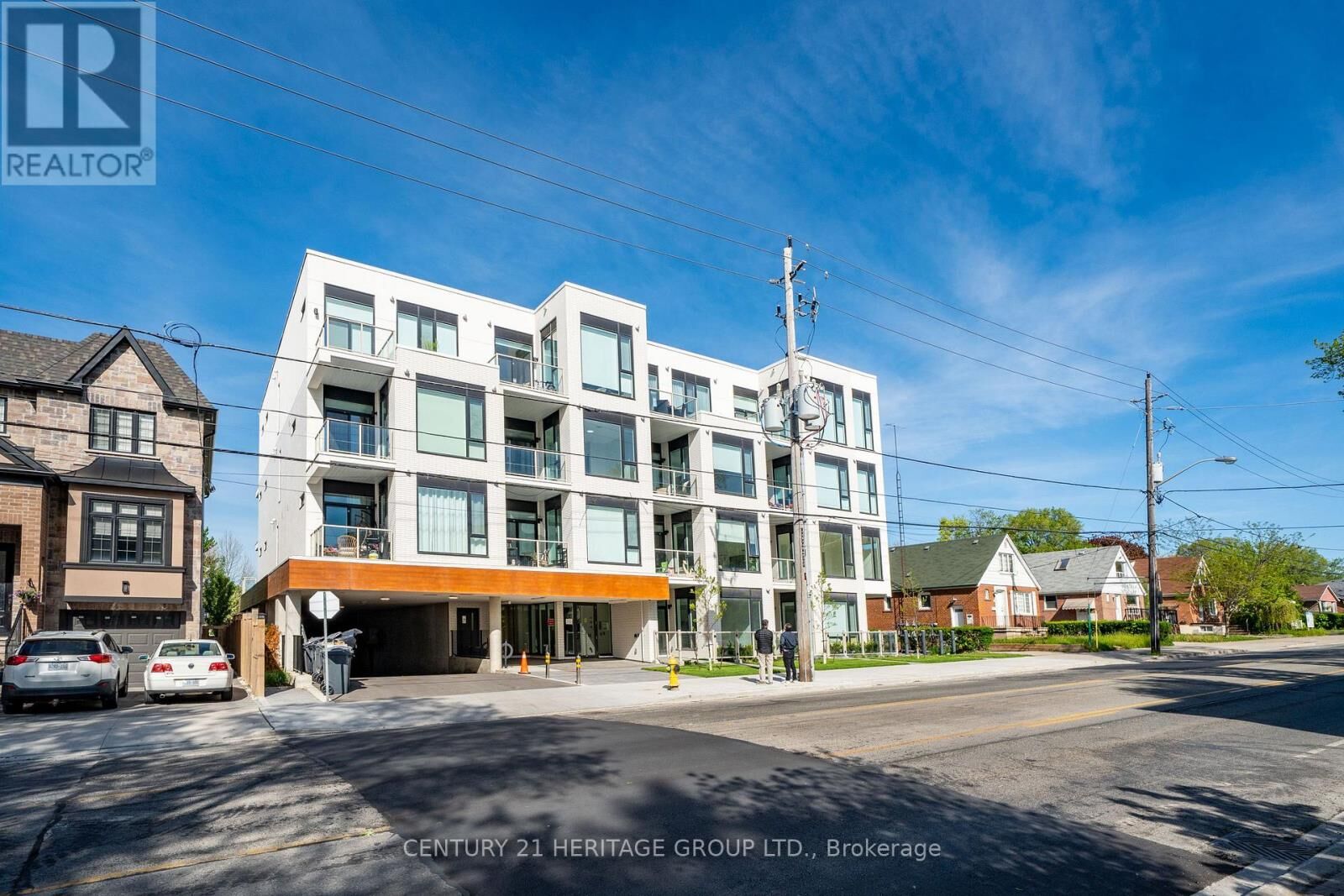 Property Photo: 722 Marlee Avenue 102 ON M6B 3J7