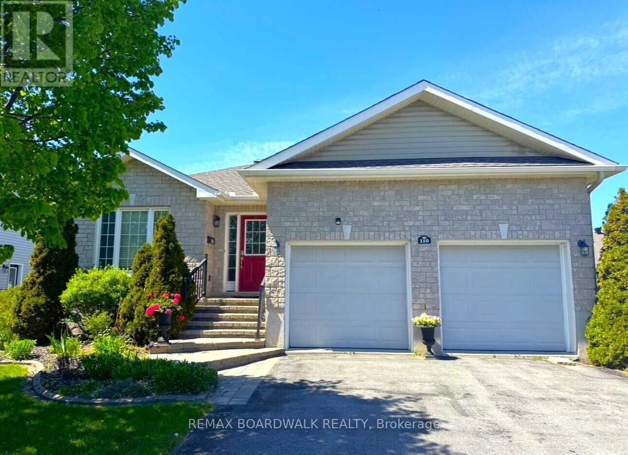 Property Photo:  110 Templeton Court  ON K0G 1J0 