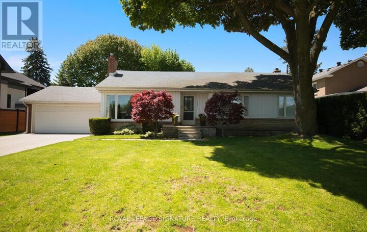 Property Photo:  1570 Park Royale Boulevard  ON L5E 2Z4 