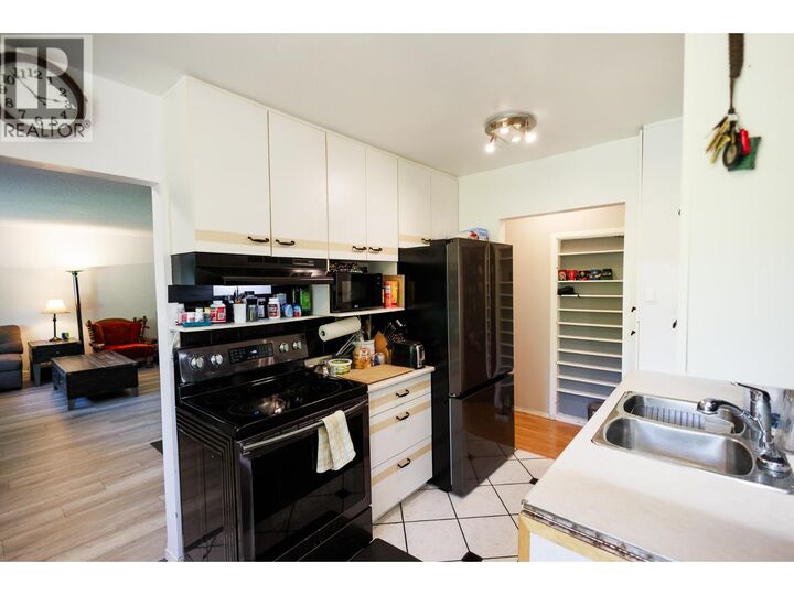 Property Photo: 4523 Graham Avenue BC V8G 1A2