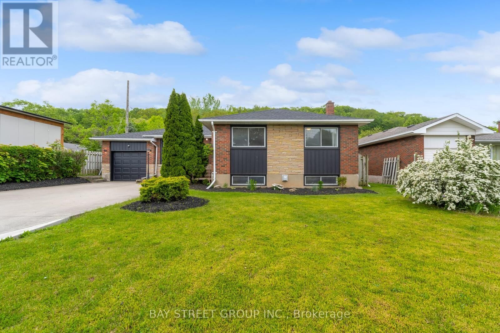 Property Photo:  8 Glenbarr Road  ON L2T 1Y1 