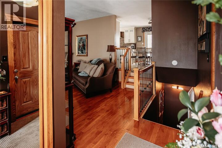 Property Photo:  643 Dieppe Drive  SK S4H 3G4 