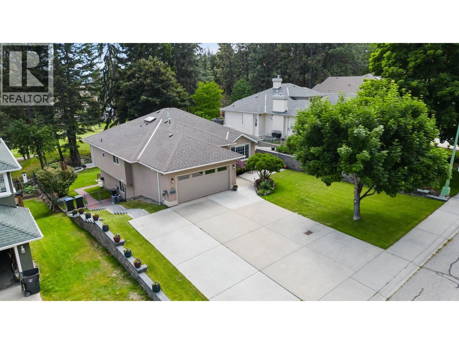 Property Photo: 2211 Shannon Woods Place BC V4T 2L9
