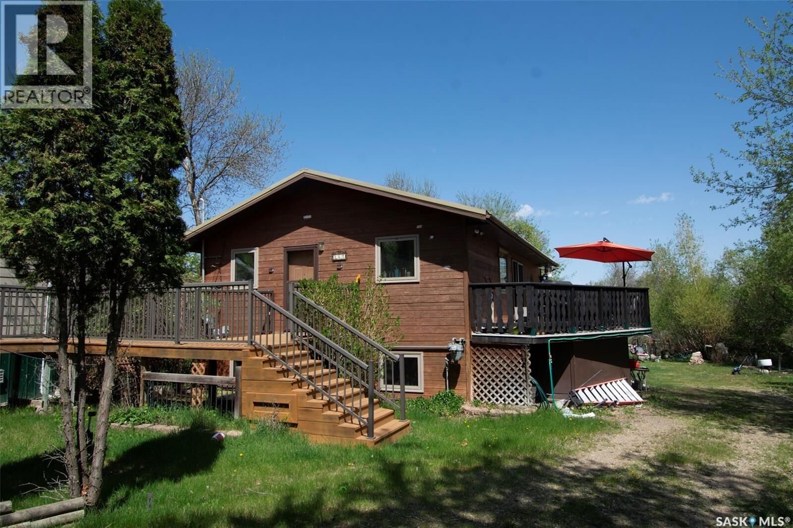 Property Photo:  462 Fairchild Avenue  SK S0G 4C0 