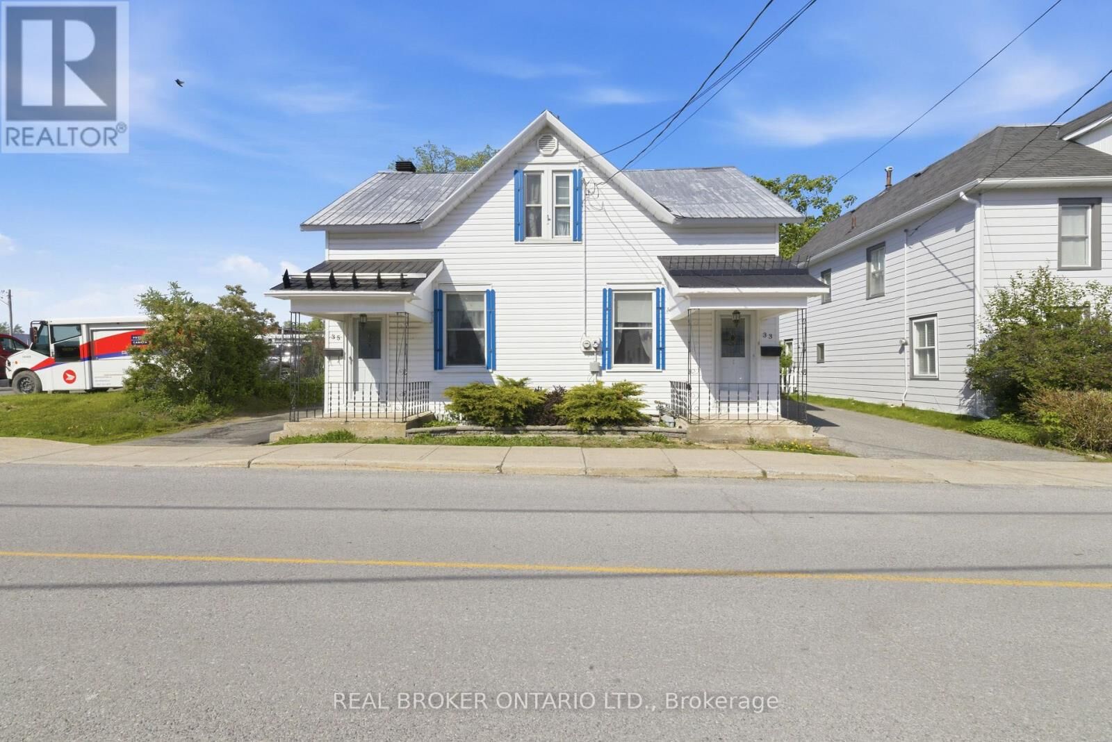 Property Photo:  35 Victoria Street  ON K7C 2W2 