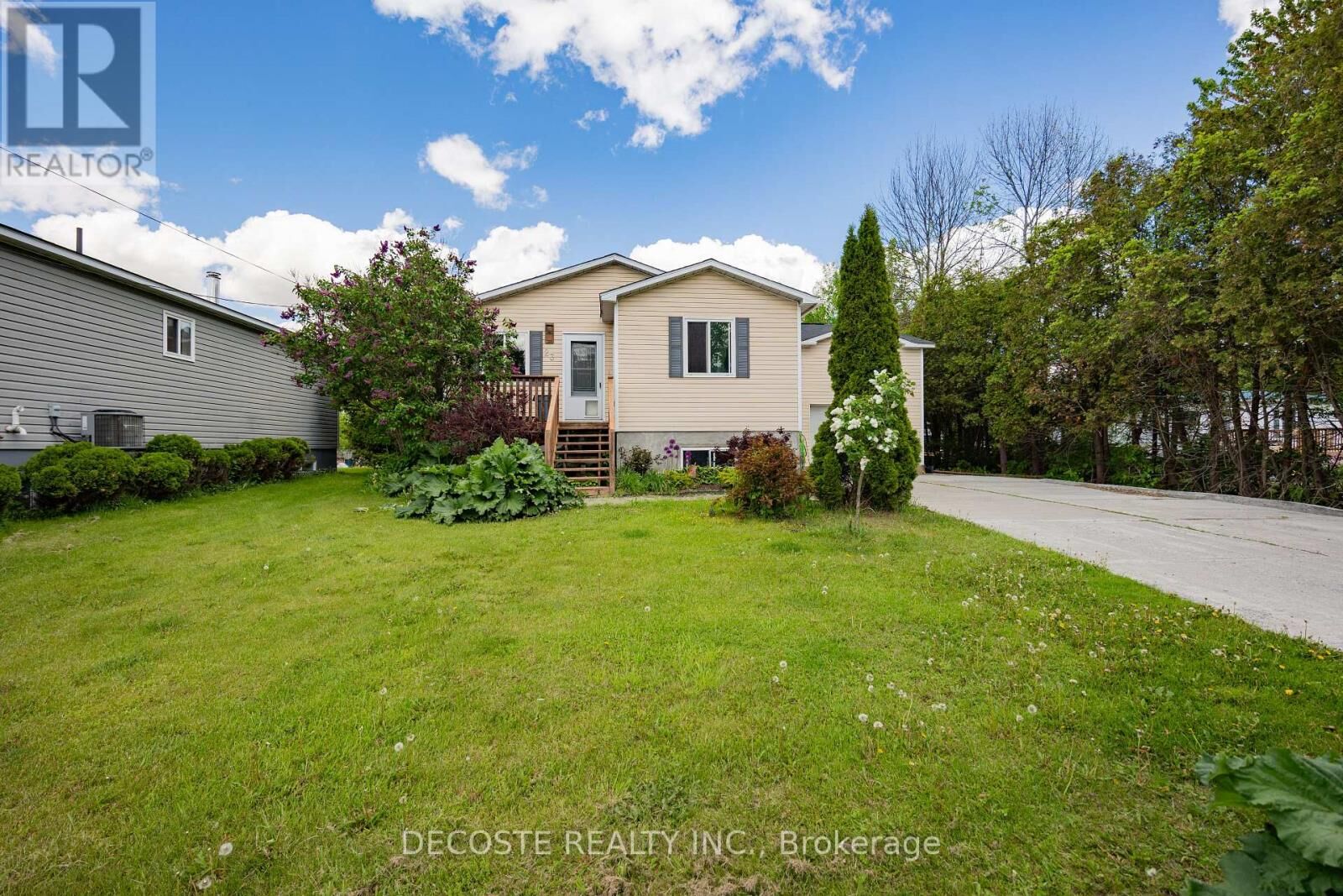 Property Photo:  23 Wood Street  ON K0C 1N0 